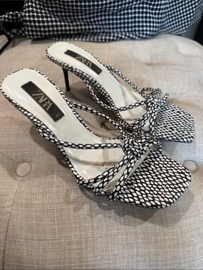 Zara Black & White Knot-Front